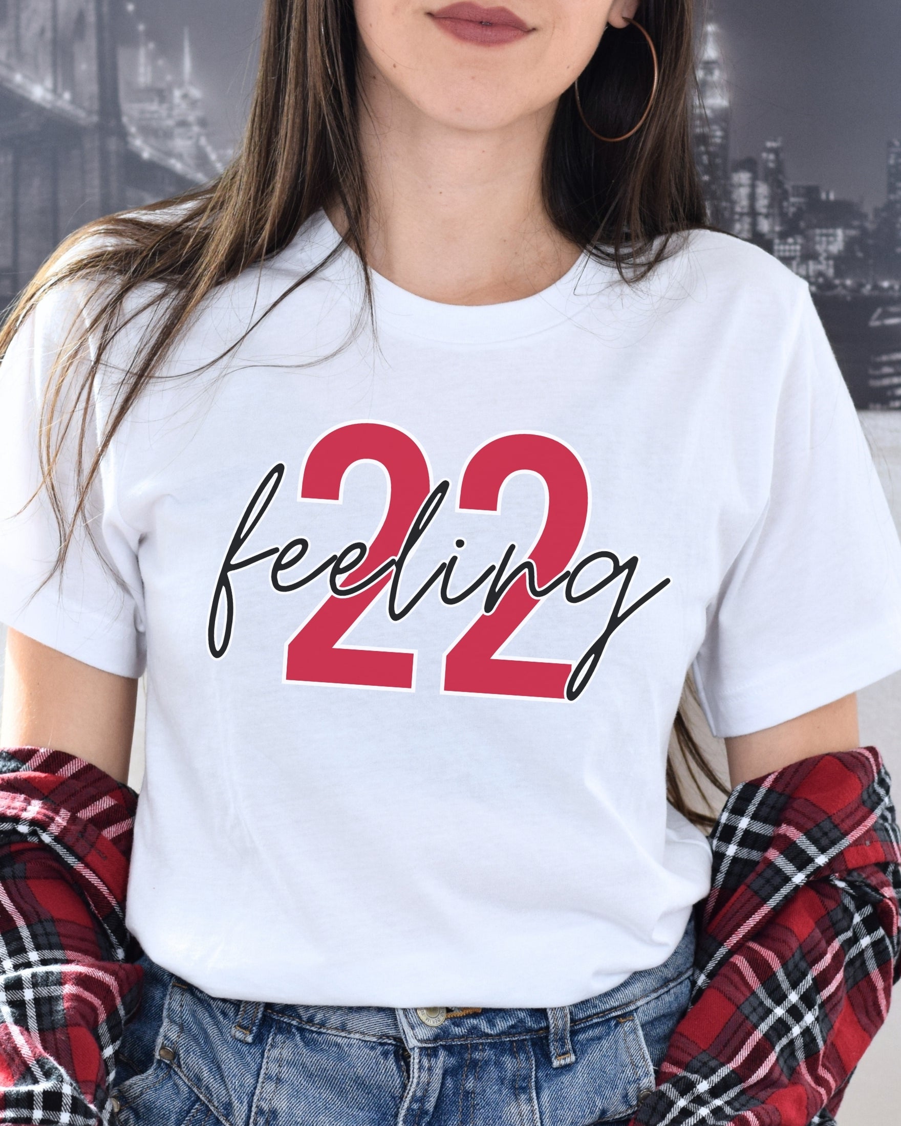 Girl wearing white feeling 22 t-shirt